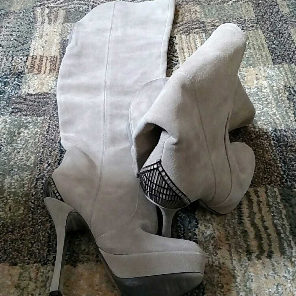 H by Halston Suede Size 6.5, 26" tall, 5" heel